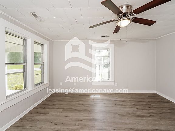69004_004_living_room_13823108.jpg