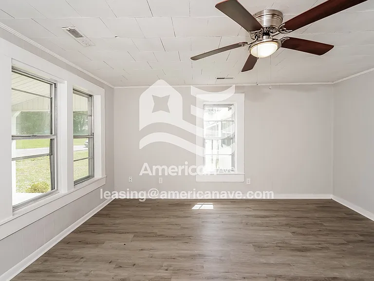 69004_004_living_room_13823108.jpg