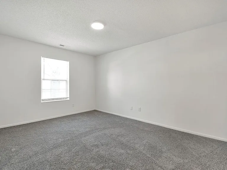 Coventry Apartments — Photo 55