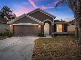 930 Grand Canyon Dr, Valrico, FL 33594