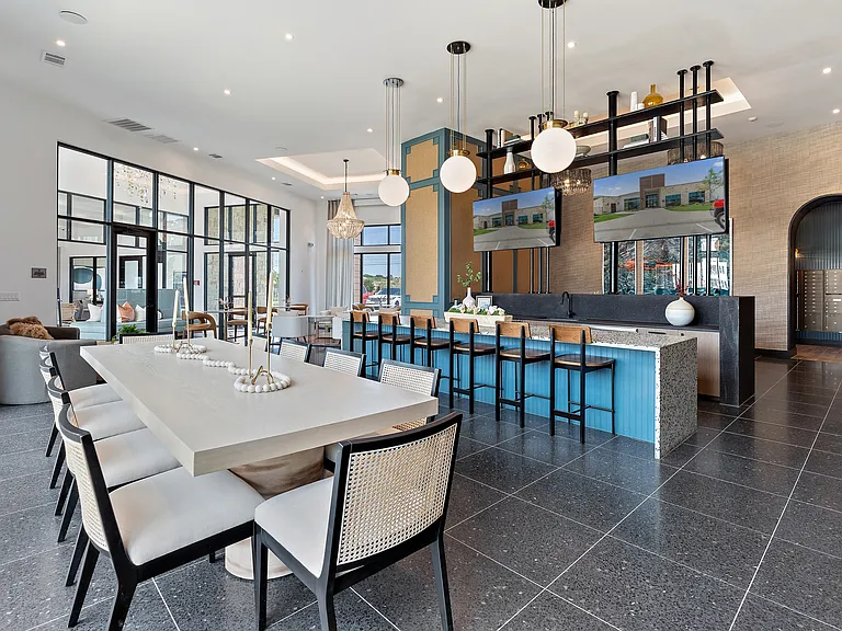 Dalton Austin Residences — Photo 18