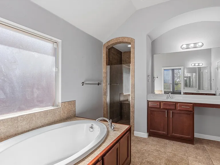 4114 Lee Hutson Dr — Photo 22