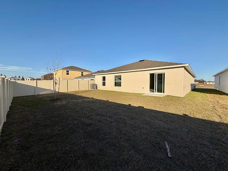 2122 Chris Dr — Photo 20