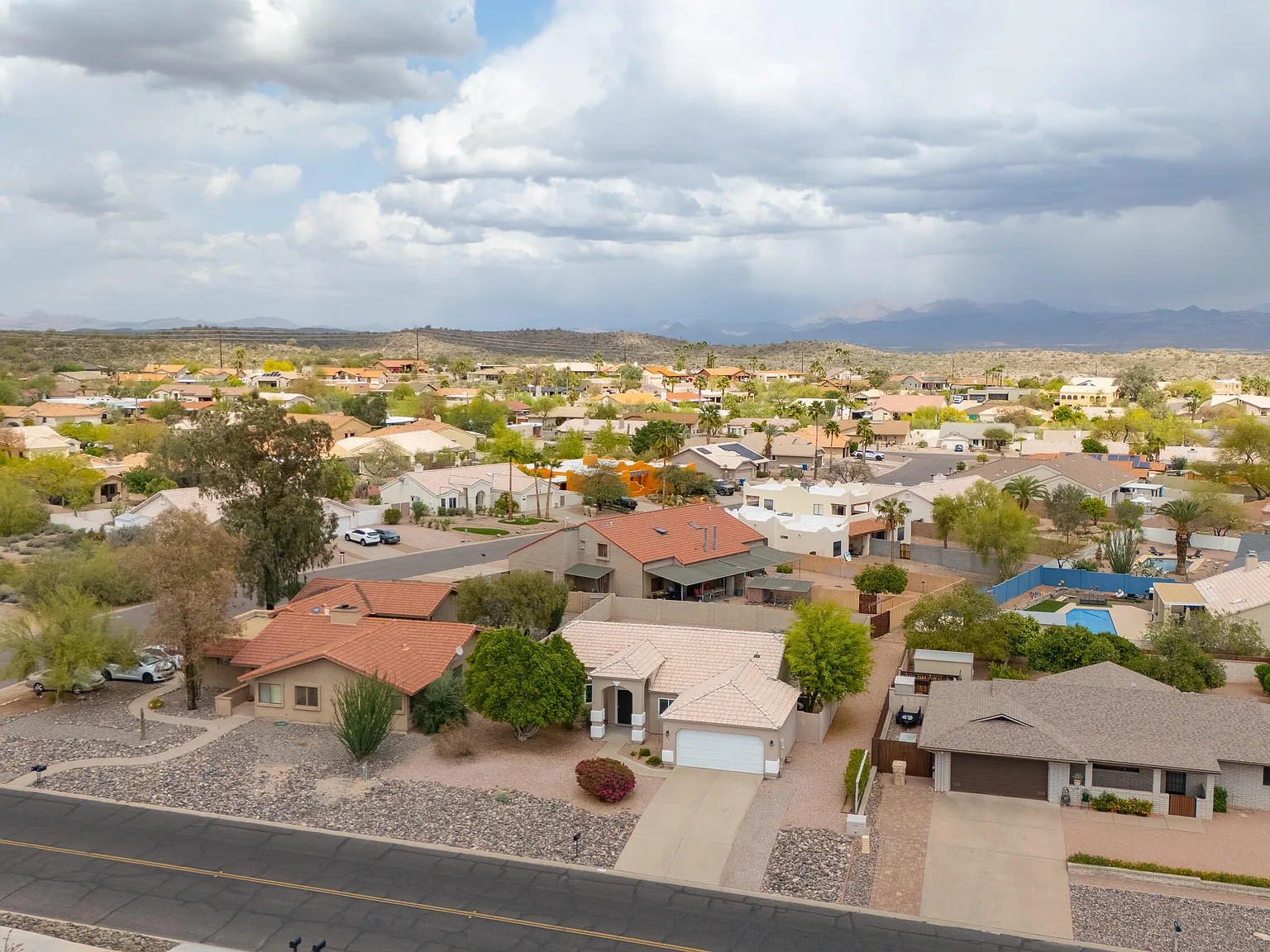 3 bed, 2.0 bath, 1548 sqft, $2,800 — Photo 3