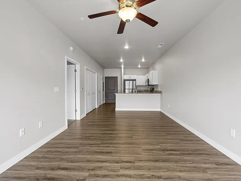 255 Robins Rd — Photo 18