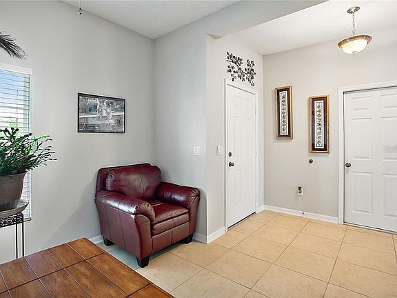 4th image of 3153 Spicer Ave