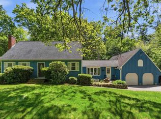 12 Crescent Circle, Pelham, NH 03076