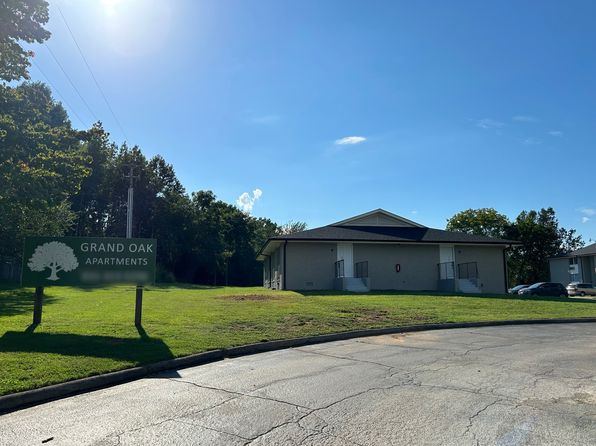 405 Oak St #2B-1BA-800SQFT