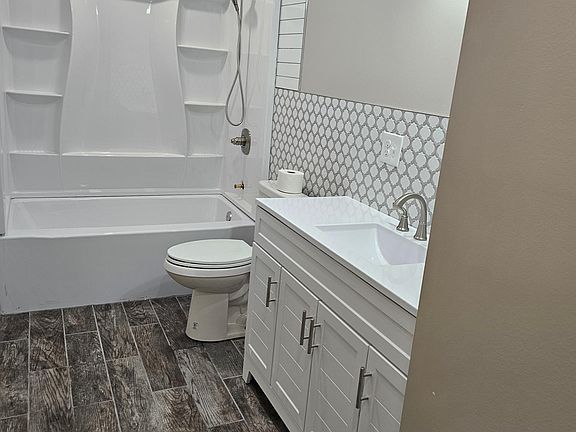 4th image of 26 Tangier Dr