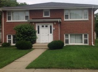 645 N View St, Aurora, IL 60506