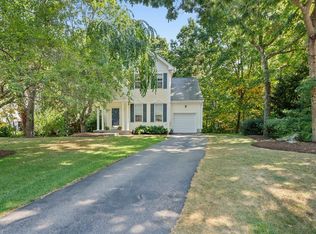 17 Howe Ln, Foxboro, MA 02035