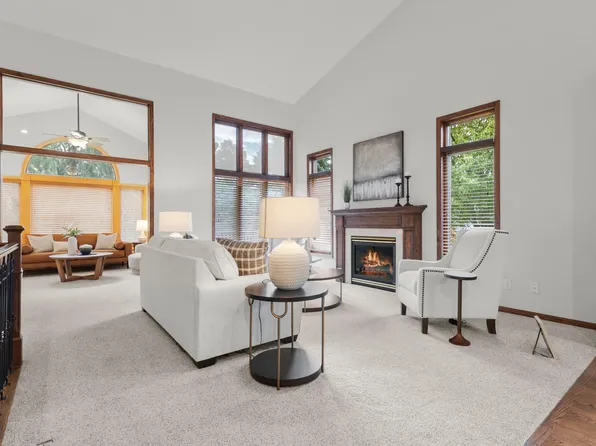 4624 Greenhaven Dr, Saint Paul, MN 55127