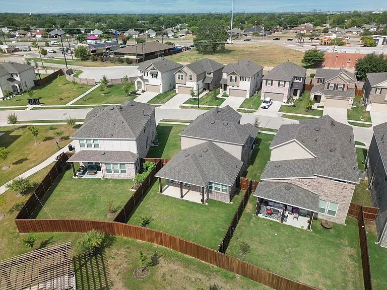 2806 Henson Ln — Photo 32