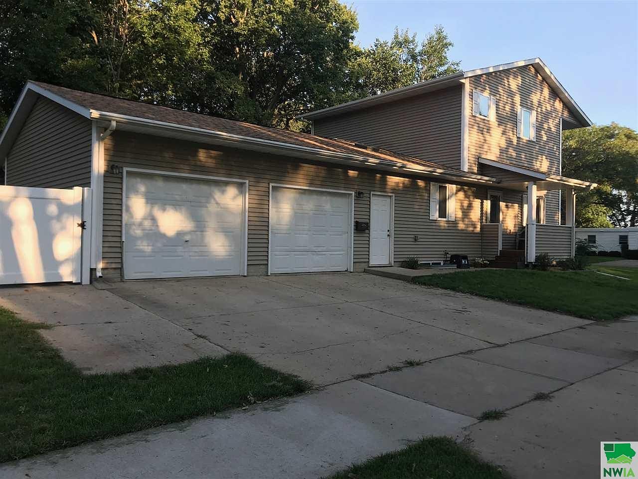 422 S Yale St, Vermillion, SD 57069 Zillow