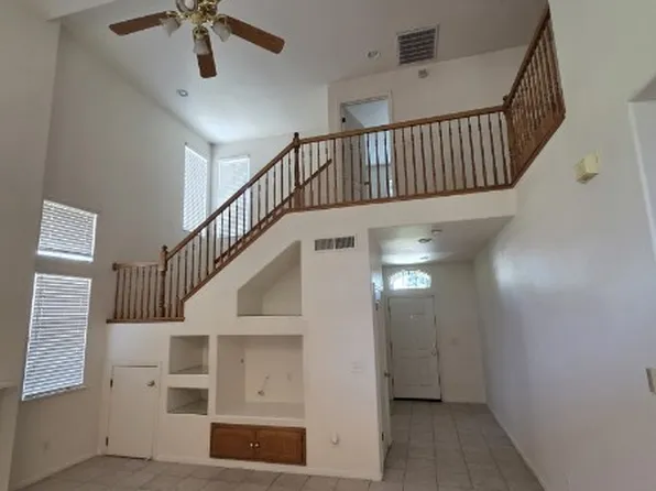 1940 Lawrence Ave, Clovis, CA 93611
