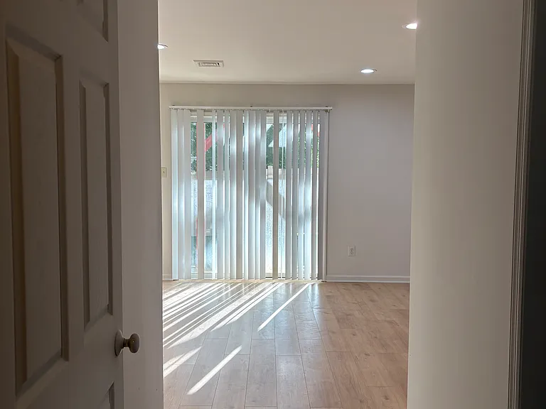 610 Brentwood Ct — Photo 34