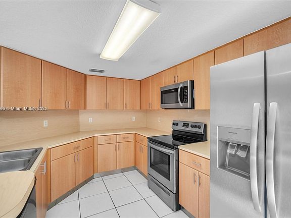 5th image of 8902 NW 109th Ct Unit 1204