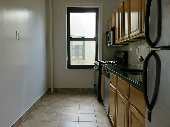 3rd image of 901 Washington Ave APT 6M