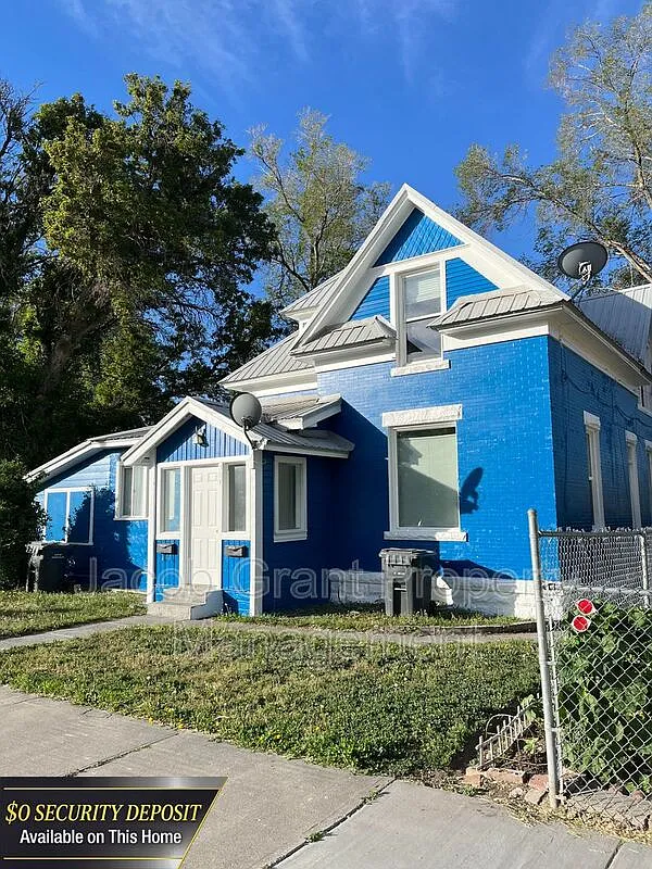 2 bed, 1.0 bath, 880 sqft, $850 — Photo 1