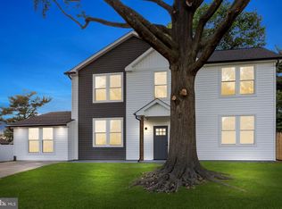 15 Basswood Rd, Levittown, PA 19057