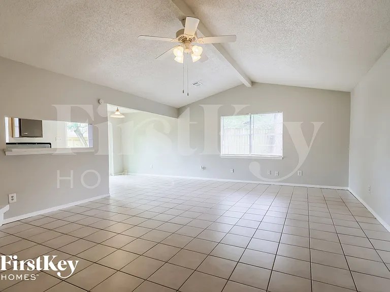 9819 Kiwi Ln — Photo 3