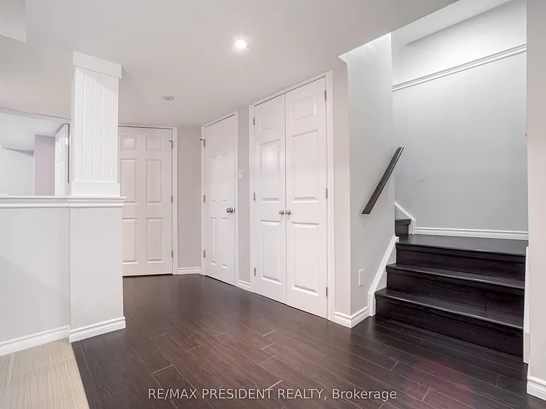1565 Mickleborough Ct — Photo 33