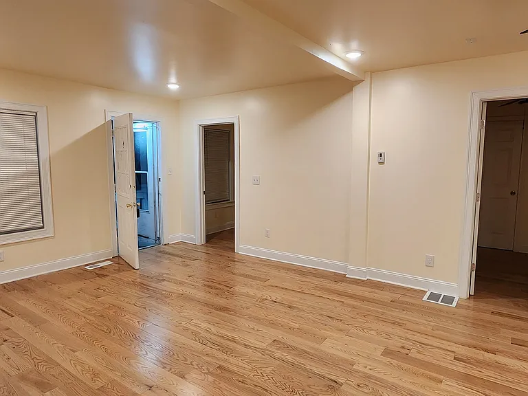 720 Main St #1 — Photo 12