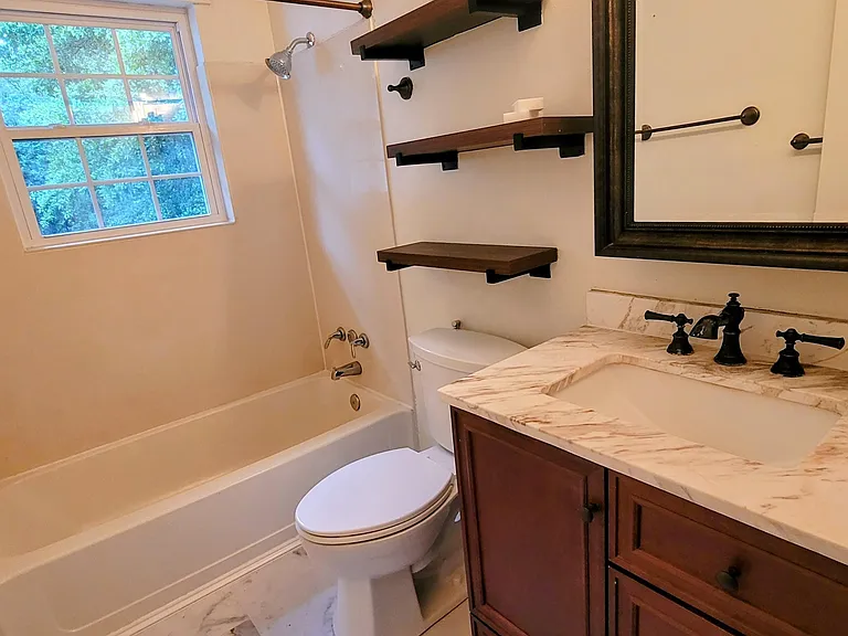 3088 Log Cabin Ln — Photo 2