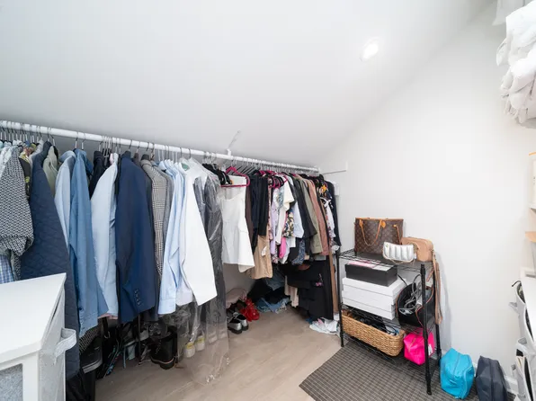 213 Roosevelt Street image 18 of 24