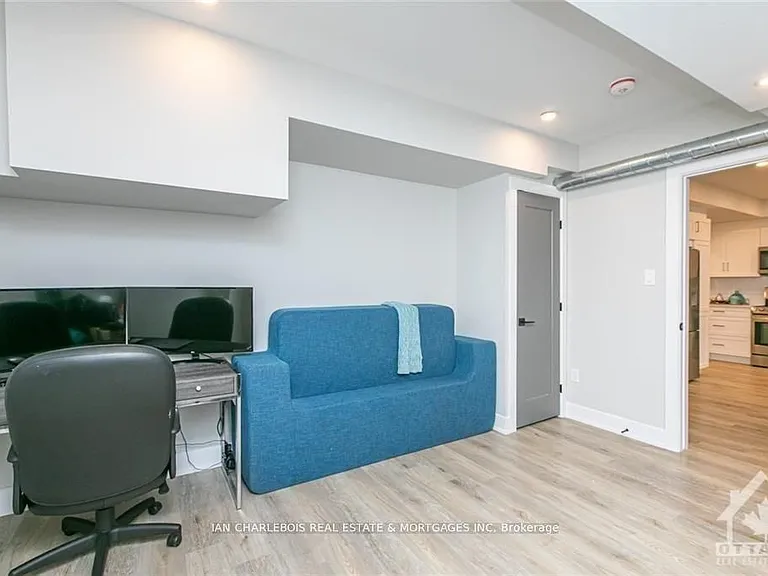 846 Rockson Cres #C — Photo 23