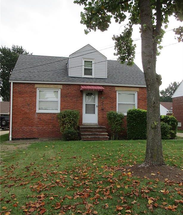 2nd image of 1851 Rockefeller Rd