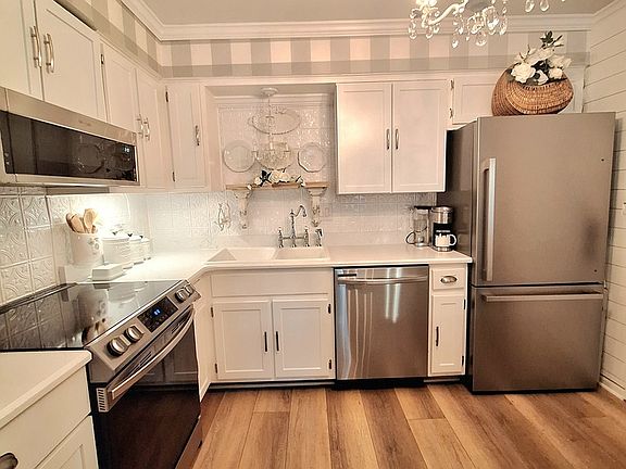 5th image of 7324 Heritage Ct APT 3G