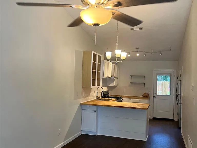 5940 Mona Ln #B — Photo 22