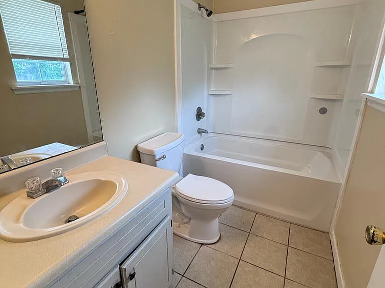 5124 Northridge Rd S — Photo 9