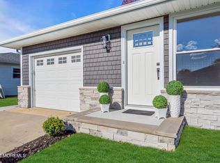 17 Palmetto Point Street, Toms River, NJ 08757