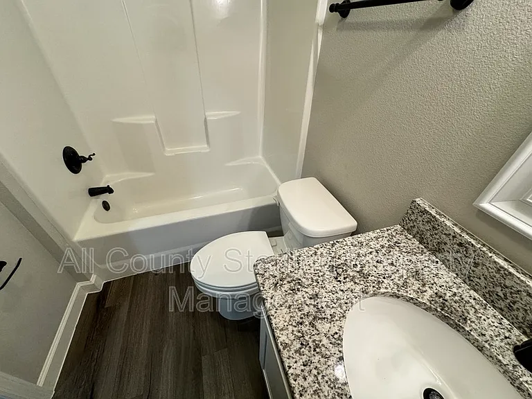 217 SW Tigerview Gln #2 — Photo 14