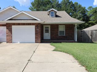 2057 Highland St, Lebanon, MO 65536