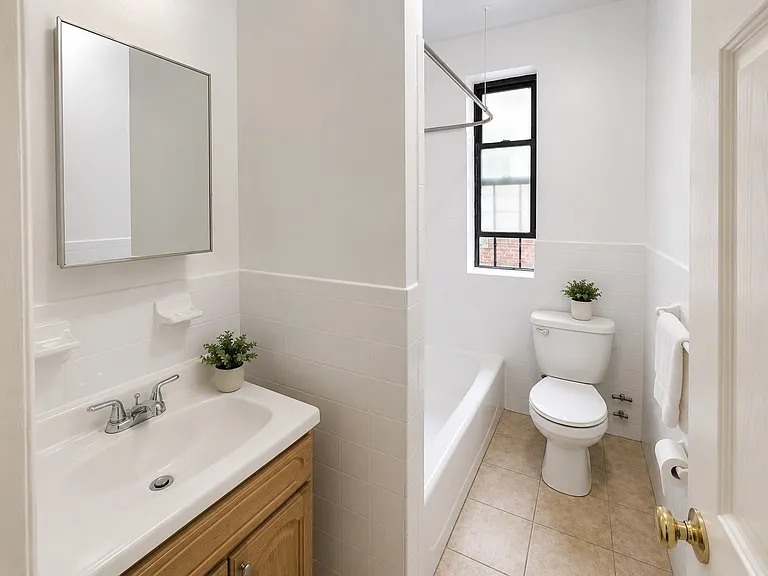 1520 Sheridan Ave #4F — Photo 3
