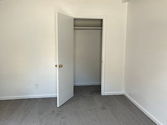 3rd image of 4460 Oakwood Rd APT 2