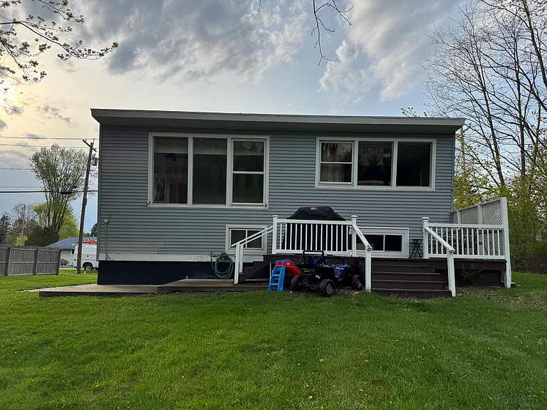 24 Richlee Dr — Photo 4