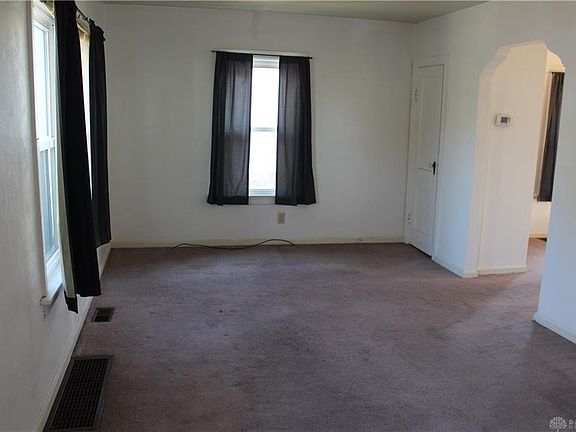 3rd image of 2232 Oneida Dr