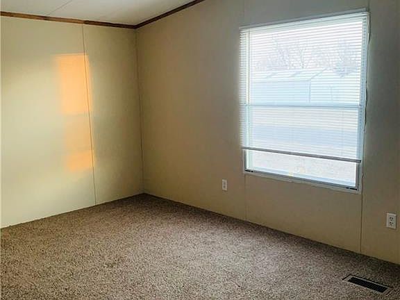 5th image of 403 E Missouri St