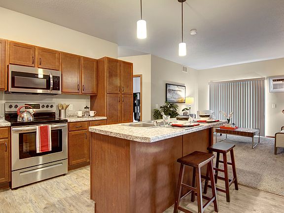 The Club at Heritage Kitchen with Stainless Steel appliances