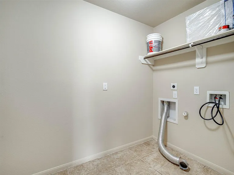9210 Rustling Manor Ln — Photo 13