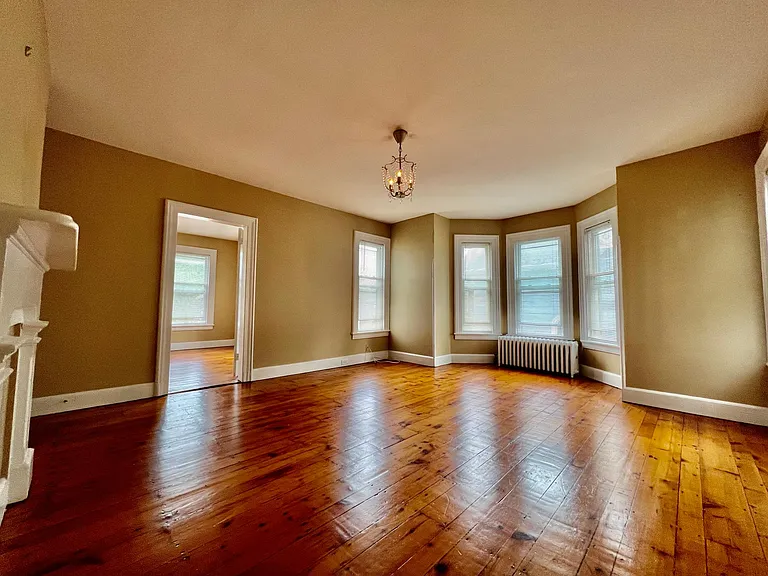 30 Willard St #2 — Photo 3