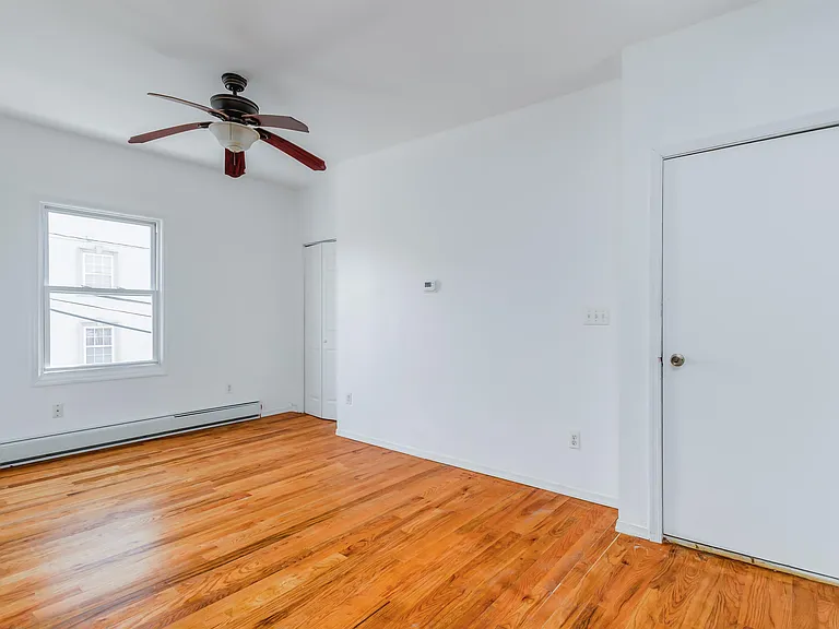 147 Avenue E #2 — Photo 3