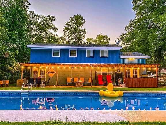 3rd image of 816 Mimosa Dr