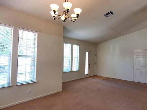 4th image of 1326 Jack London Dr