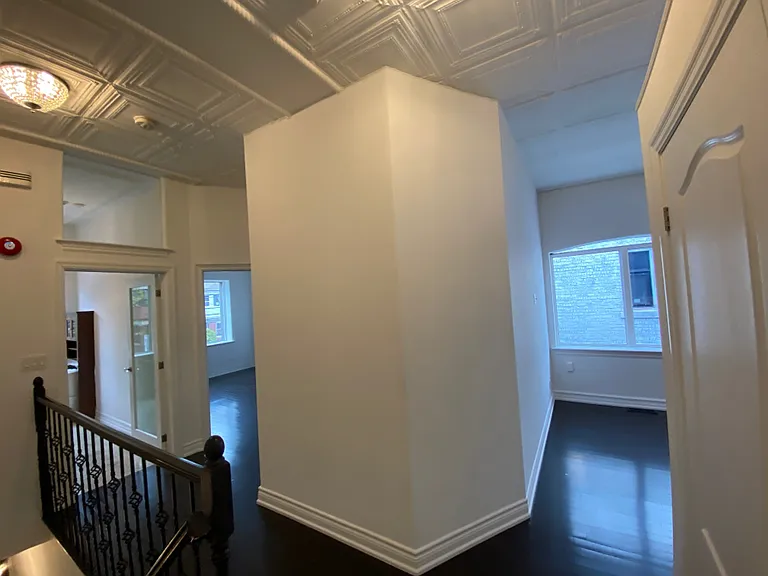 385 Jane St #UPPER FRONT — Photo 18