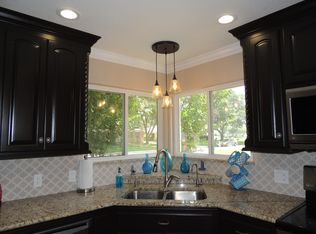 609 Milton St, Angleton, TX 77515